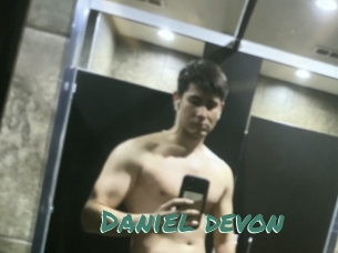 Daniel_devon