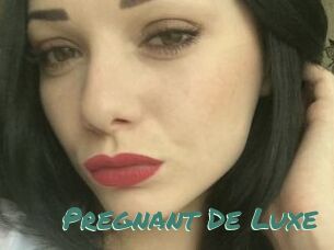 Pregnant_De_Luxe